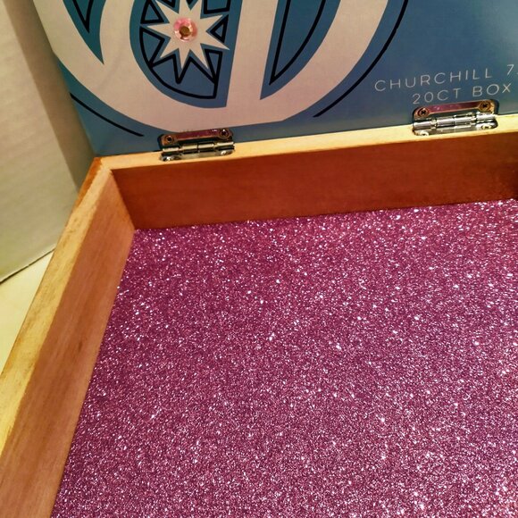 Suenos de Saundra Upcycled, RARE Blue/White Churchill Cigar Shoulder Purse - Picture 10 of 13